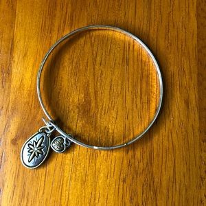 Last Day! NWOT Brighton Christmas Bracelet